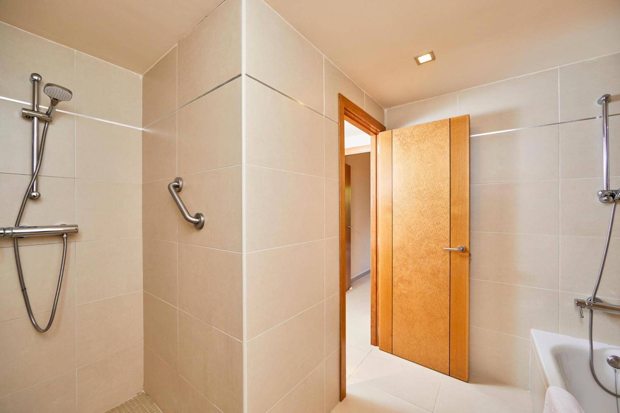 One-Bedroom Park Suite Pool View
