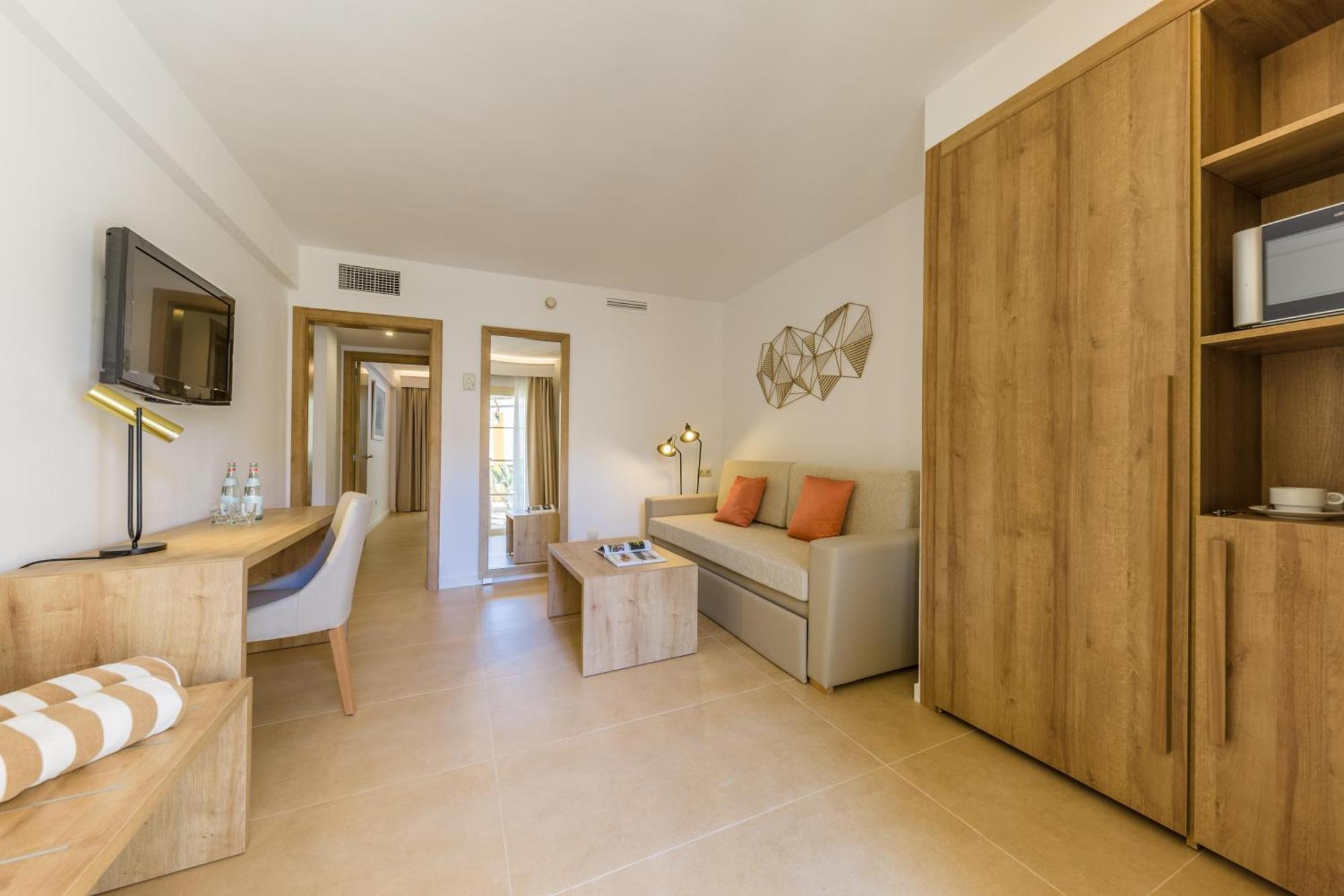 One-Bedroom Park Suite