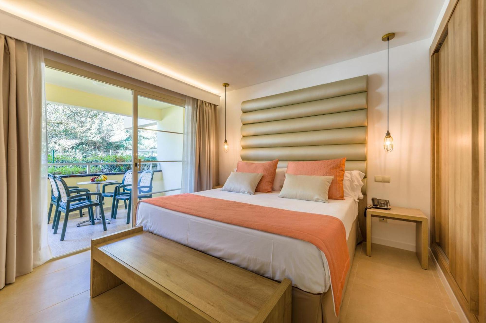 One-Bedroom Park Suite