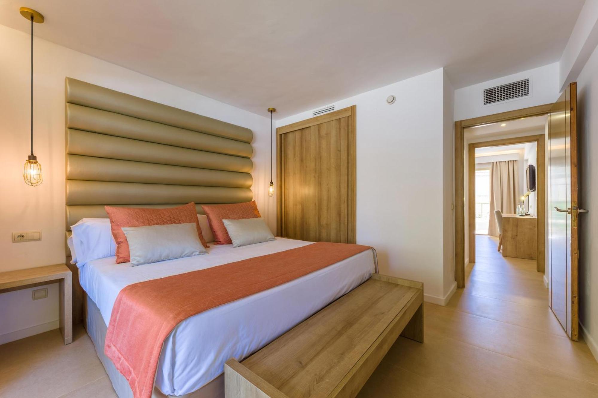 One-Bedroom Park Suite